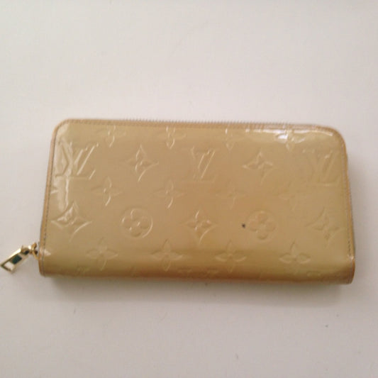 Louis Vuitton Beige Vernis Mono Zippy Long Wallet