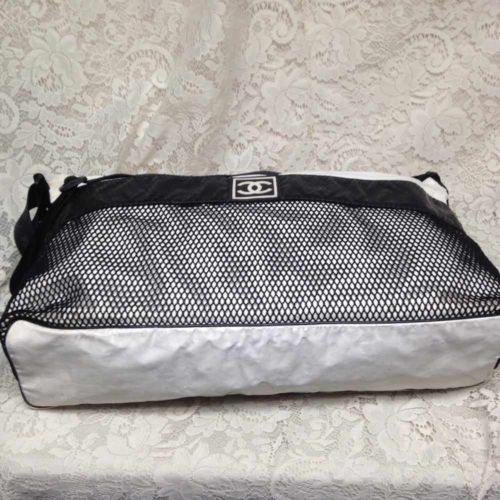 Chanel White-Black Large Weekend -Beach SBag-CB