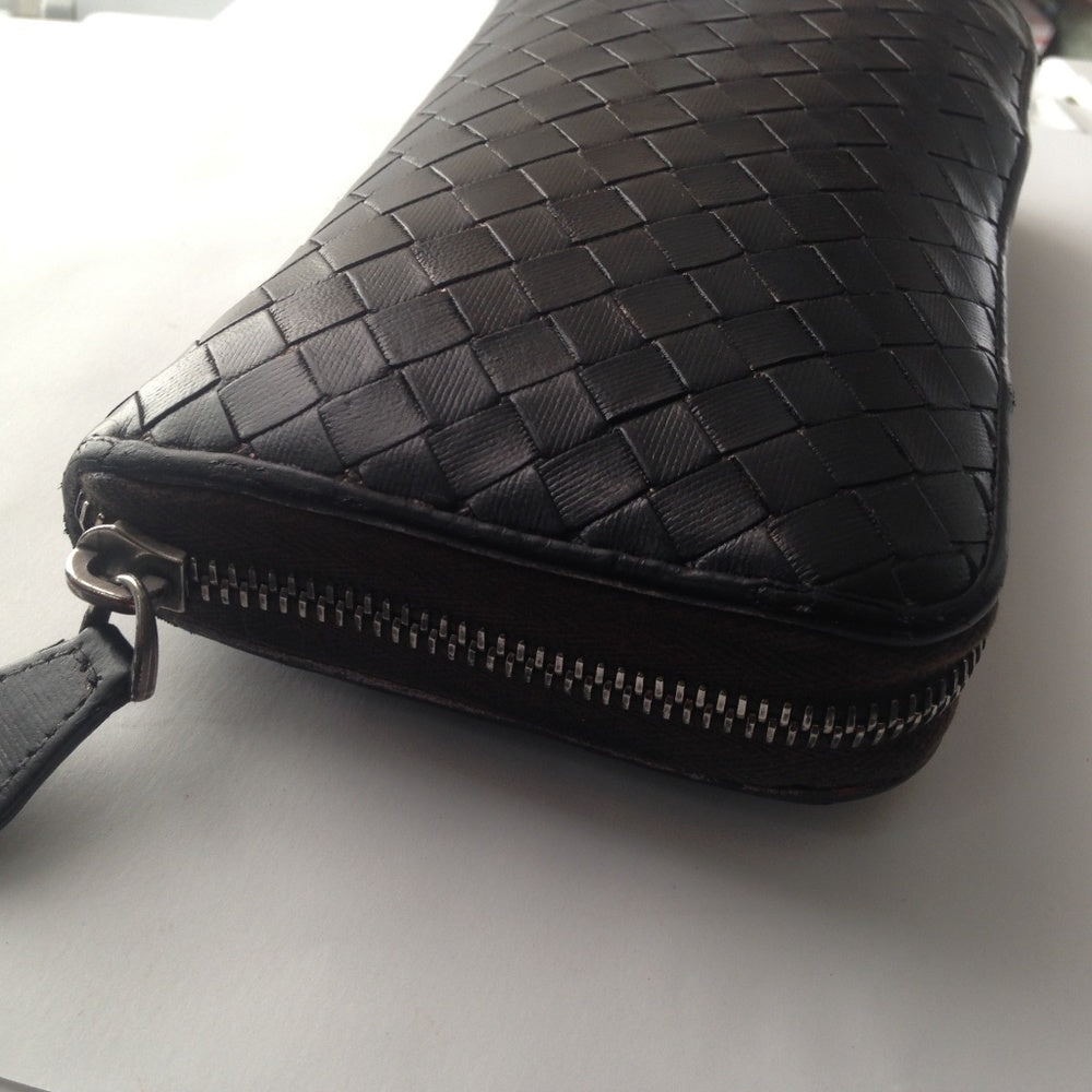 Authentic Bottega Veneta Black Leather Zippy Long