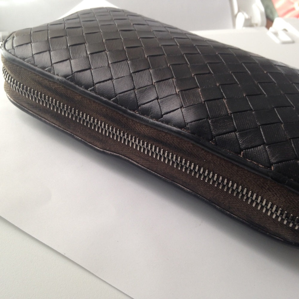 Authentic Bottega Veneta Black Leather Zippy Long