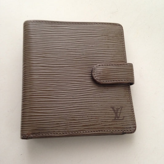 Louis Vuitton Tan Brown Epi Leather, Bifold Wallet