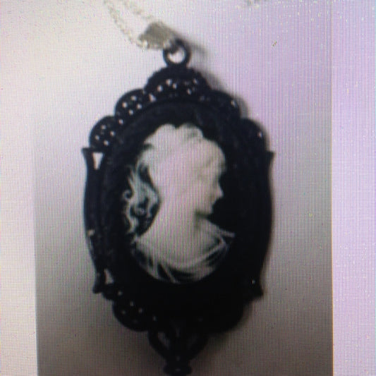 Black n White Lady Cameo Brooch-Pendant 925 Chain