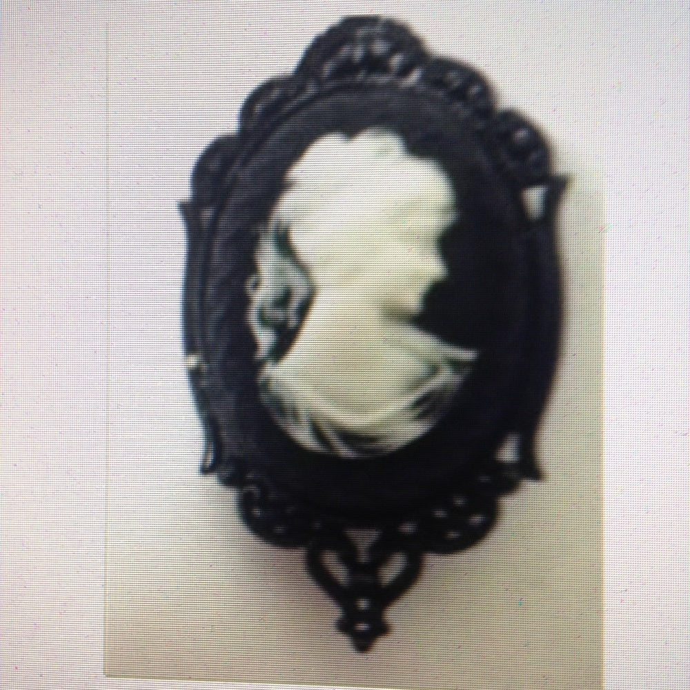 Black n White Lady Cameo Brooch-Pendant 925 Chain