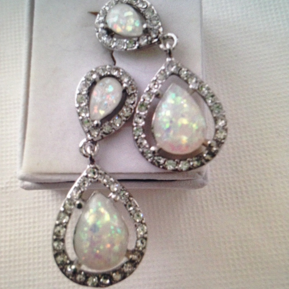 Opaline Chandelier Dangling Pierced Earrings