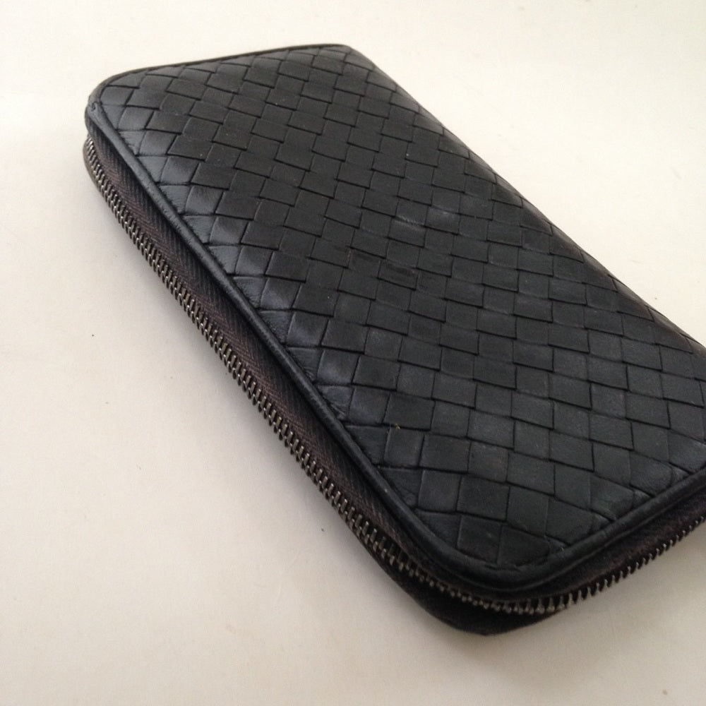 Bottega Veneta Black Leather Zip-Around Long Wall