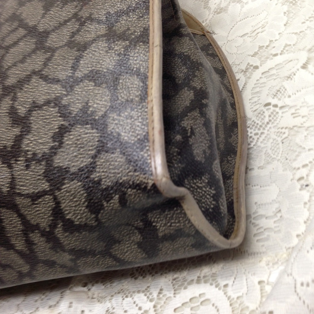 Yves Saint Laurent Coated Canvas Handbag 16114