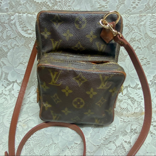 Rare, Vintage Louis Vuitton Mono Amazon PM Unisex Crossbody 7in x 5in x 3in
