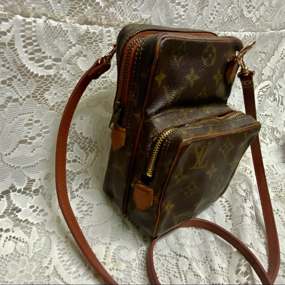 Rare, Vintage Louis Vuitton Mono Amazon PM Unisex Crossbody 7in x 5in x 3in