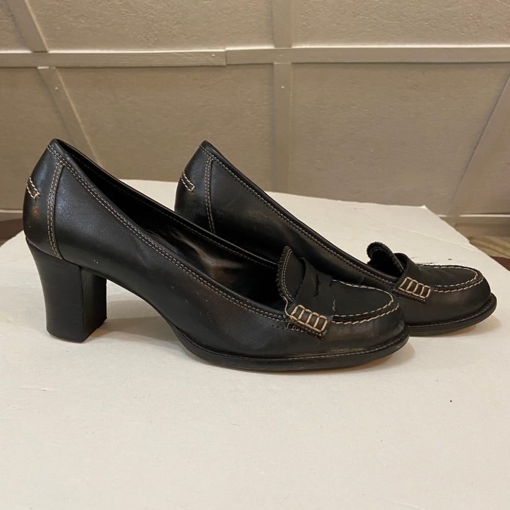 Michelle D, Black Leather Pumps - Size 8