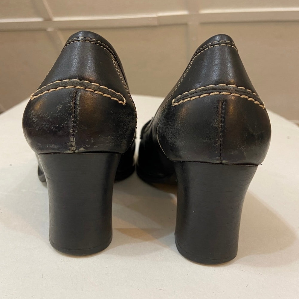 Michelle D, Black Leather Pumps - Size 8