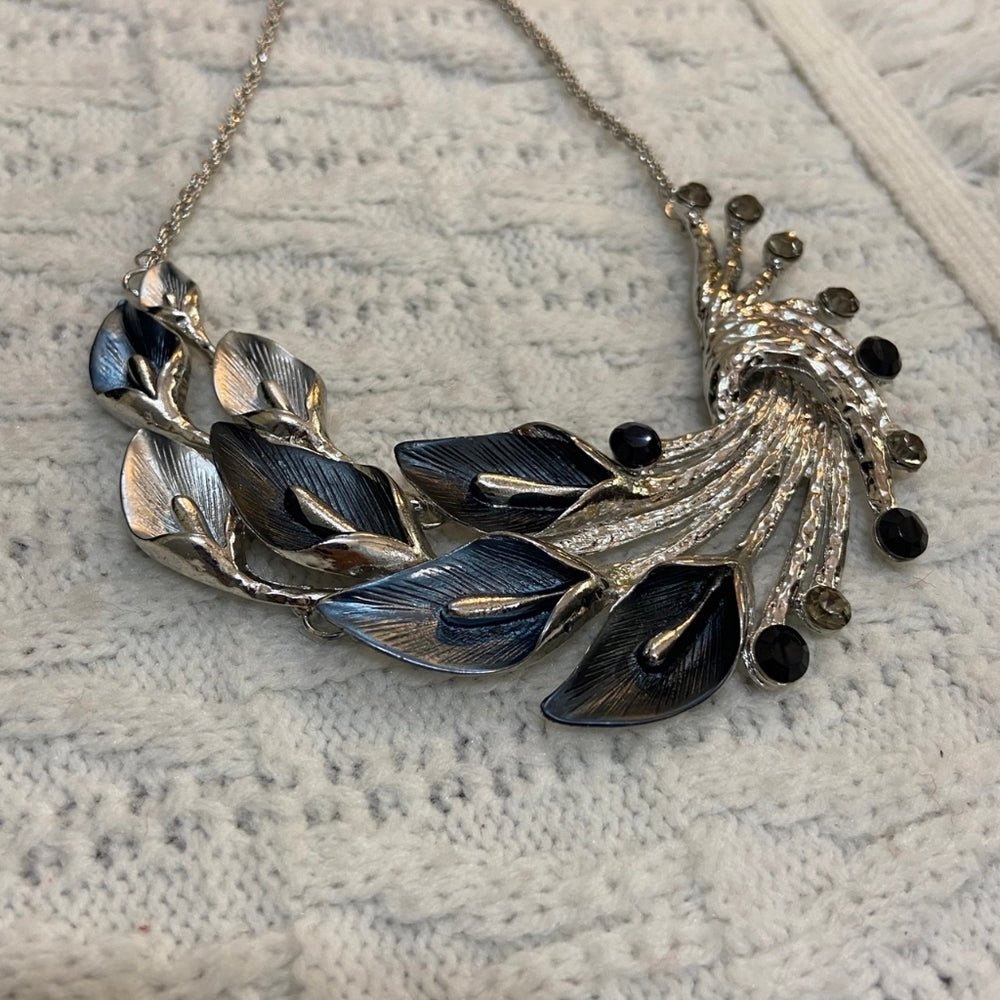 Black and Silver Lily Necklace and Earrings Set