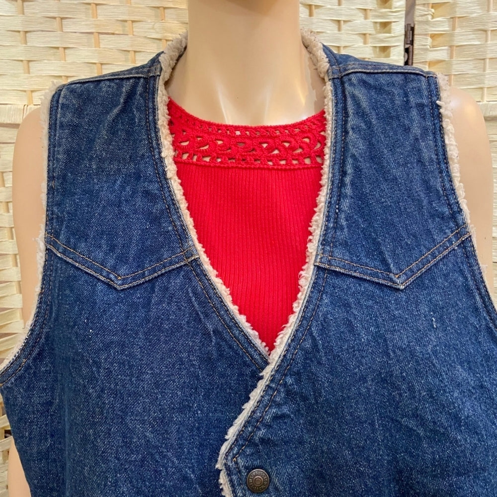 Levi, Vintage Sherpa Vest - Size L