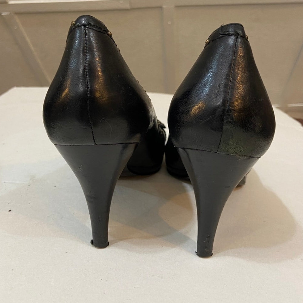Bandolino, Black Leather Stud & Bow Heels - S-8.5