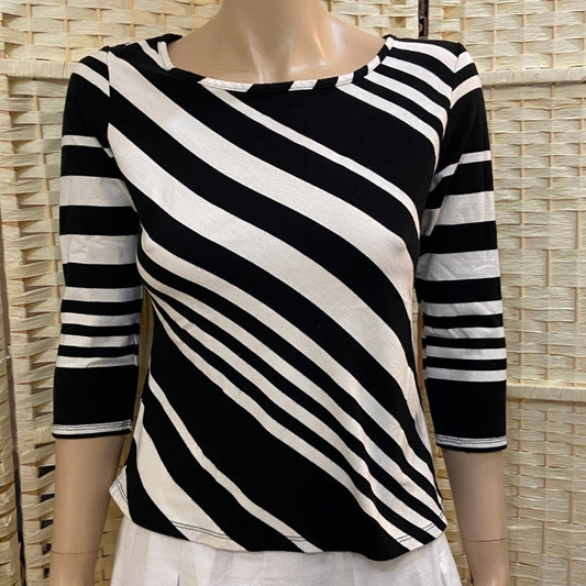 Studio Y, Black and White Top - Size L
