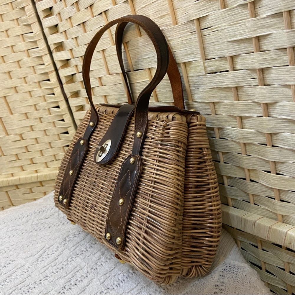 Vintage, Brown Wicker Style Handbag 10.5in x 7in x 3.5in