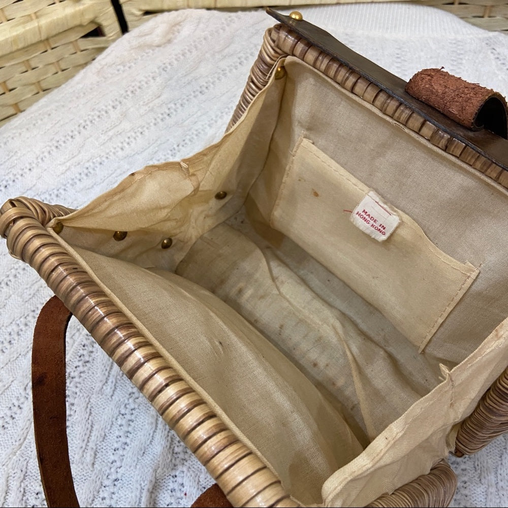 Vintage, Brown Wicker Style Handbag 10.5in x 7in x 3.5in