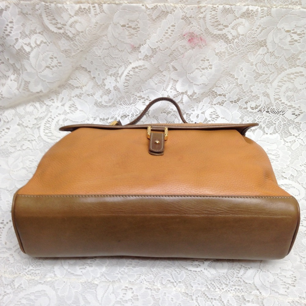 Authentic Loewe, Spain Tan Leather Shoulder Bag