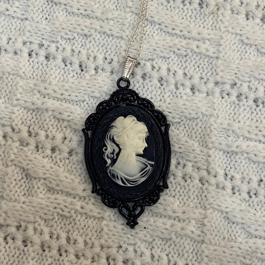 Vintage Style Black Cameo Pendant Necklace