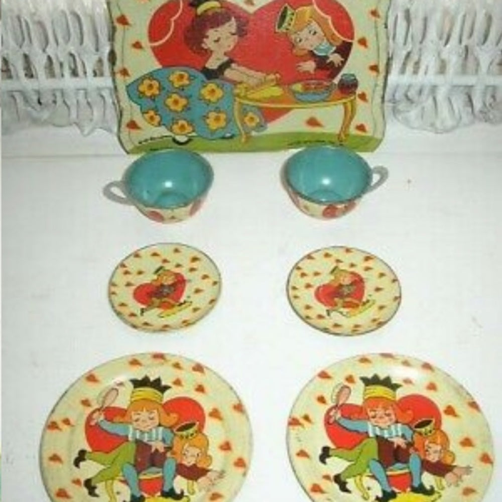 1942, Ohio Art, BK Benjamin, #81 Queen of Hearts 7-pc Child’s Tin Tea Set