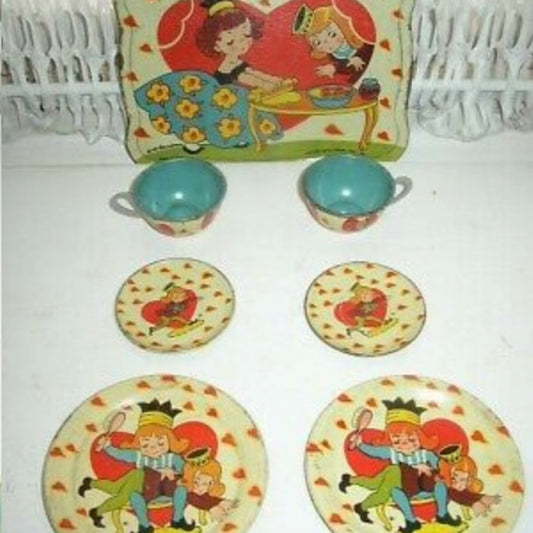 1942, Ohio Art, BK Benjamin, #81 Queen of Hearts 7-pc Child’s Tin Tea Set