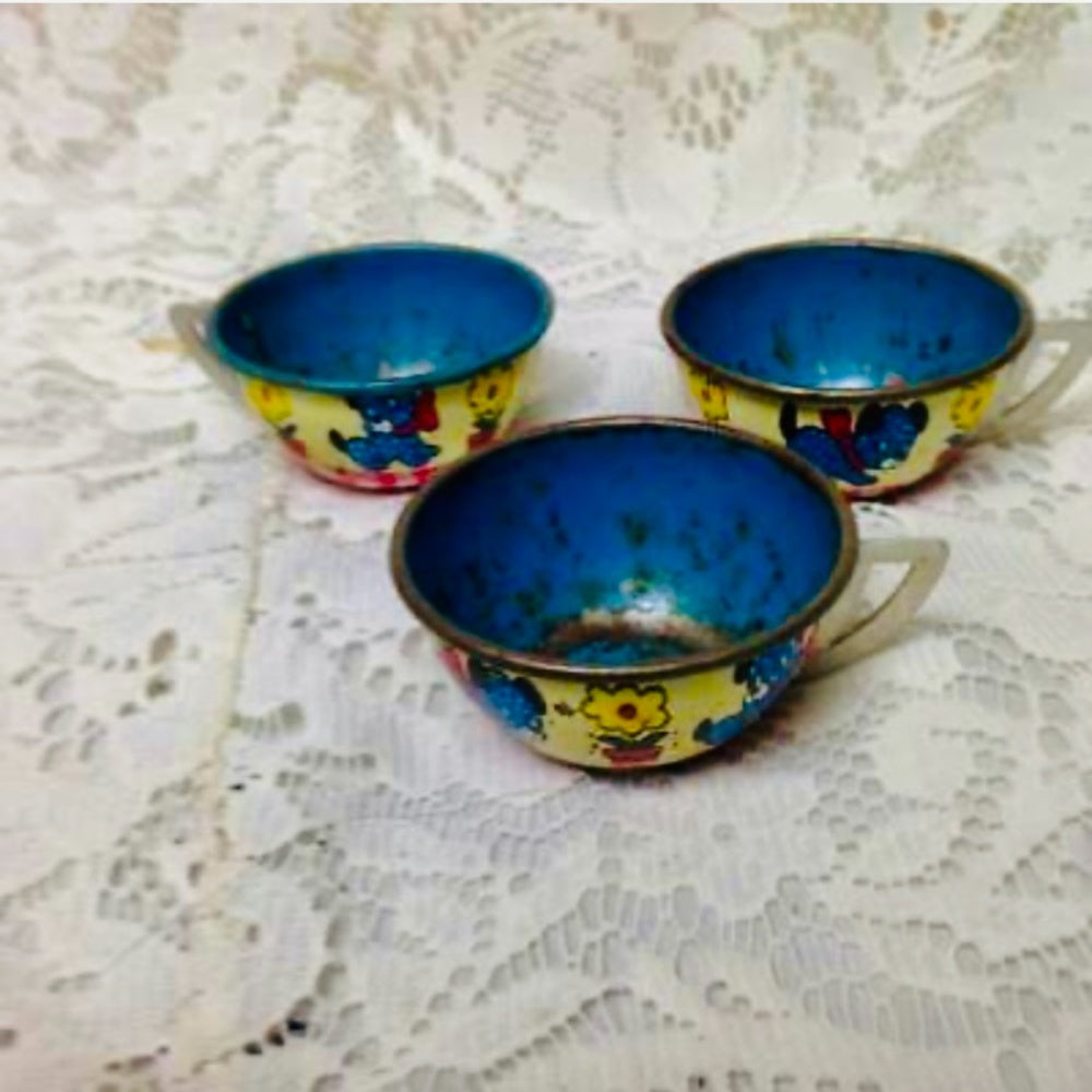 1940-50s Ohio Art, Red Plaid 10-pc Child’s Tin Tea Set
