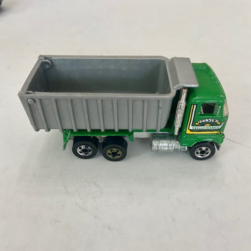 Vintage Hotwheels-Mattel Inc. 1982 Ford dump truck