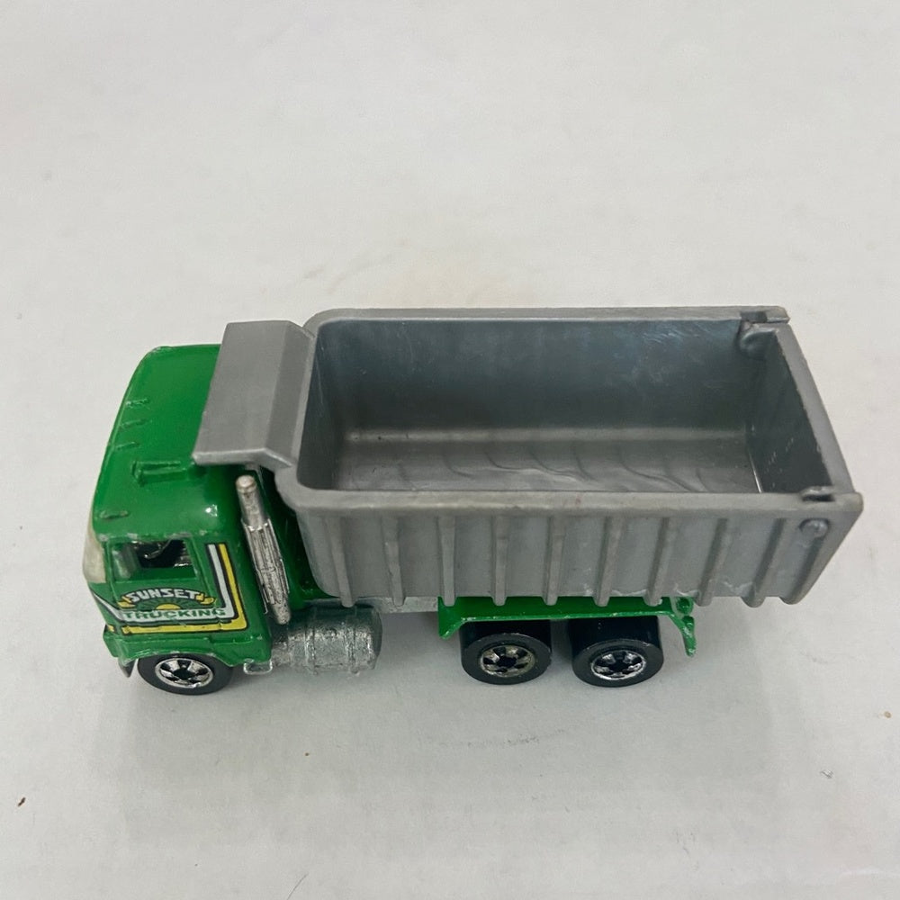 Vintage Hotwheels-Mattel Inc. 1982 Ford dump truck