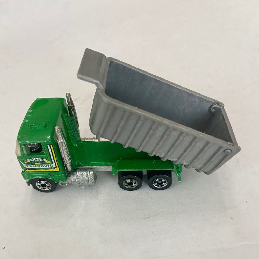 Vintage Hotwheels-Mattel Inc. 1982 Ford dump truck