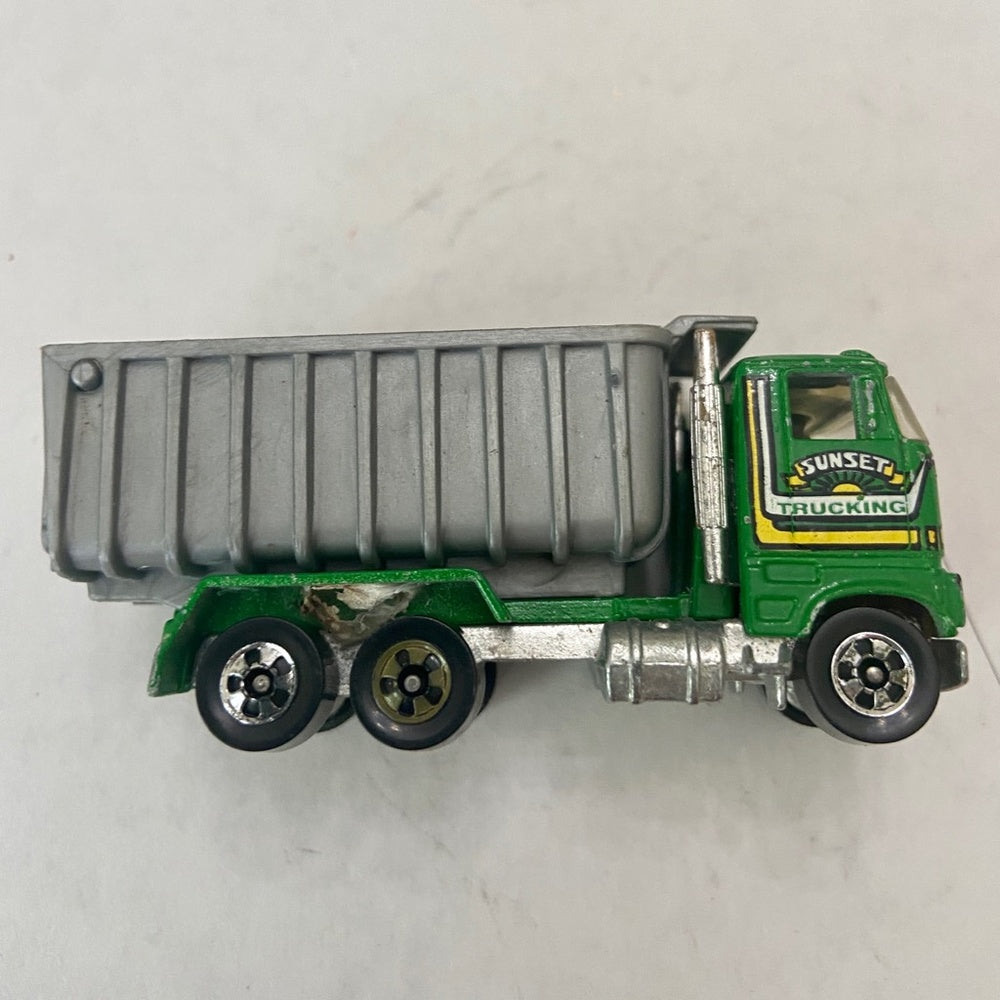 Vintage Hotwheels-Mattel Inc. 1982 Ford dump truck