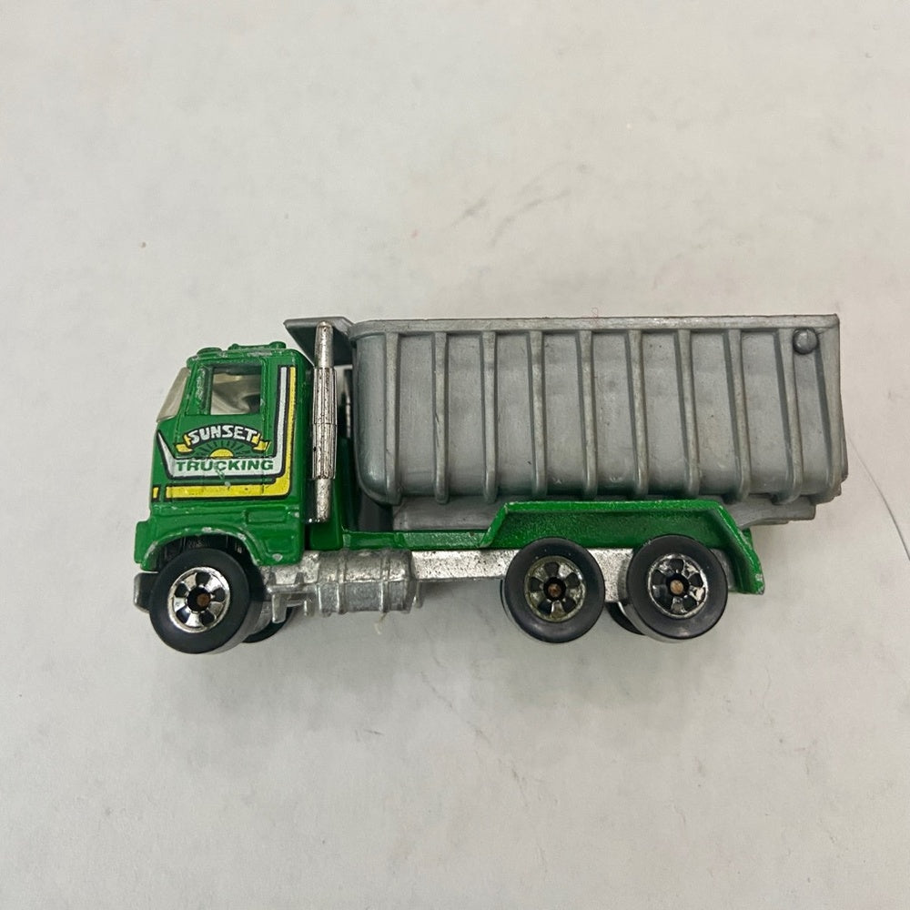 Vintage Hotwheels-Mattel Inc. 1982 Ford dump truck