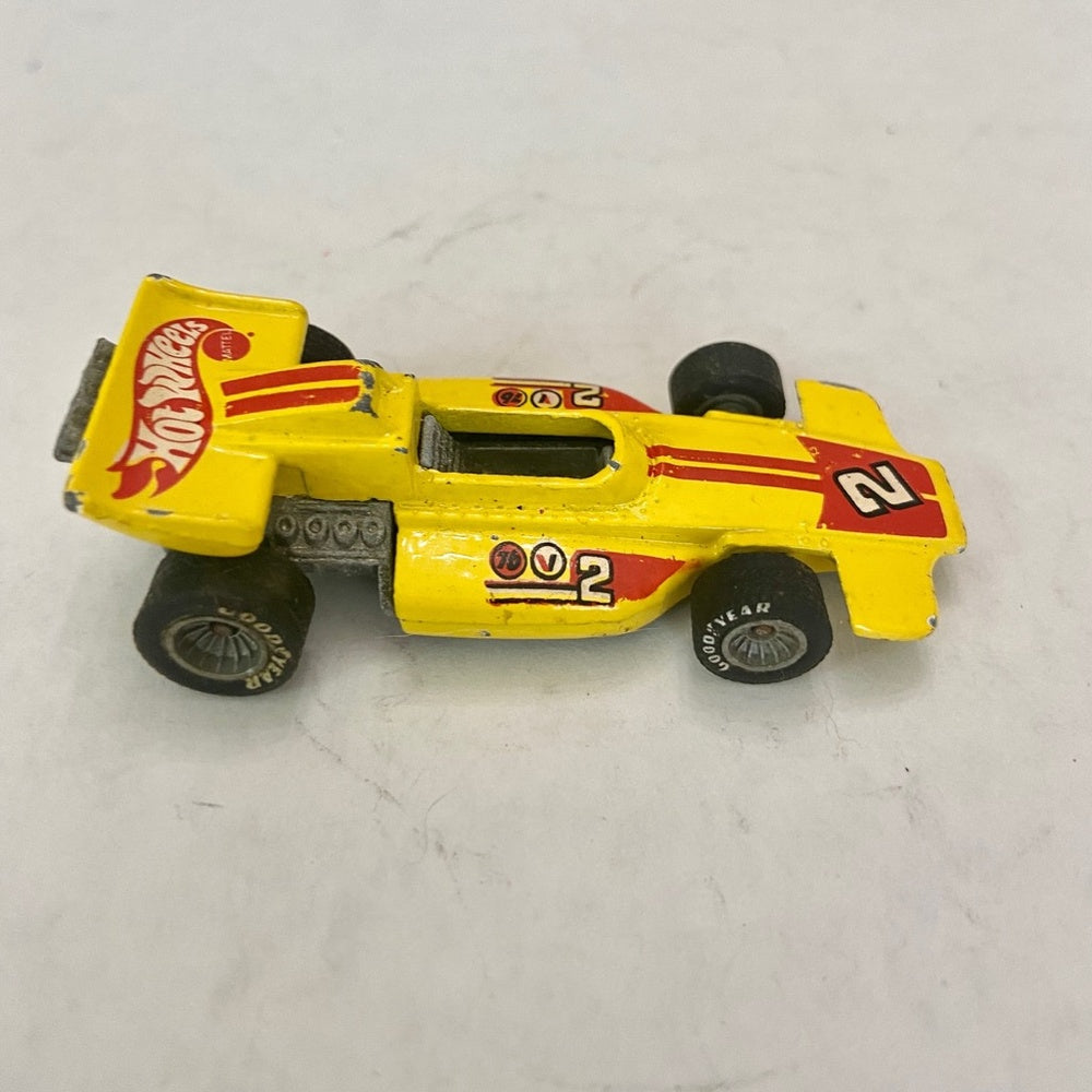 Vintage Hotwheels-Mattel Inc. 1985 yellow race car