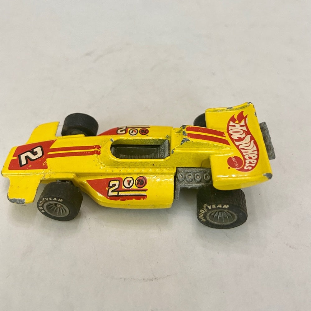 Vintage Hotwheels-Mattel Inc. 1985 yellow race car