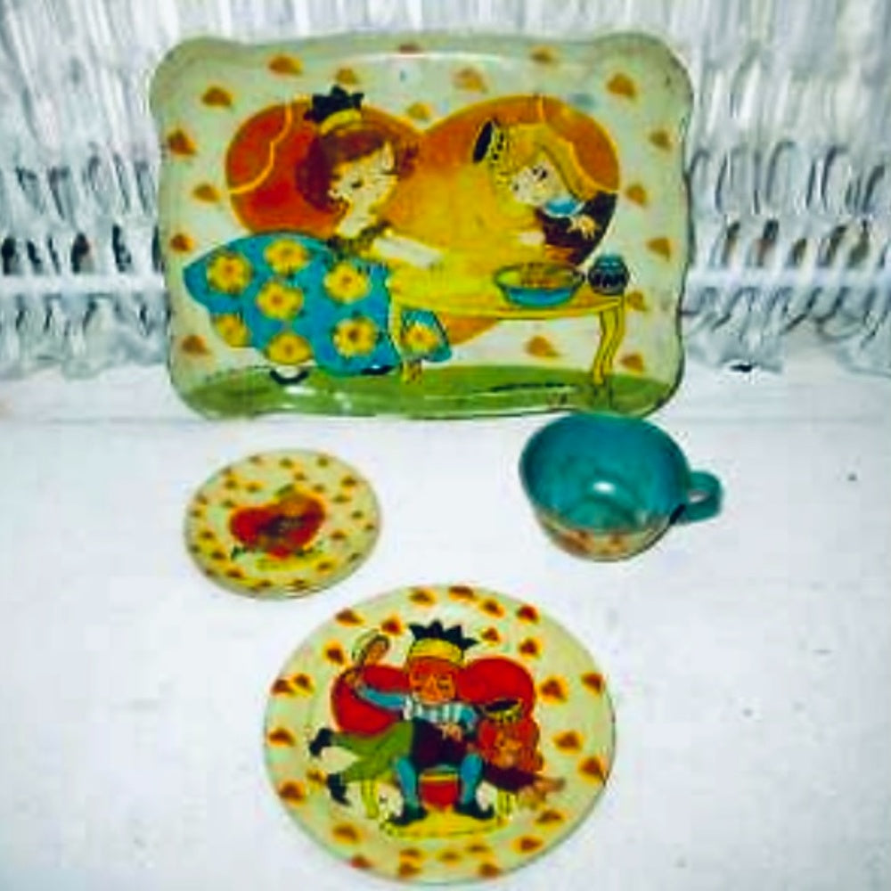 1942, Ohio Art, BK Benjamin, #81 Queen of Hearts 4-pc Child’s Tin Tea Set
