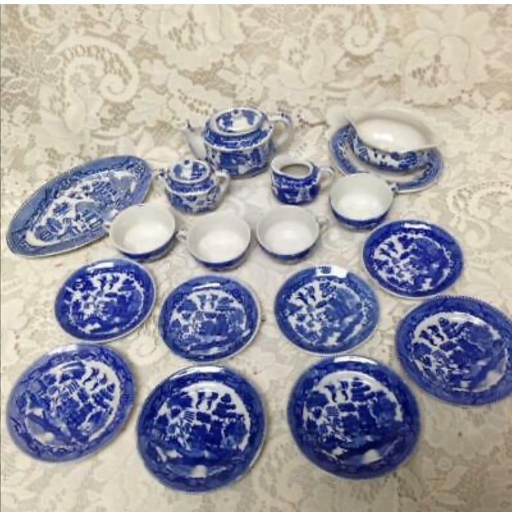 Vintage, Occupied Japan, Blue Willow, 19pc Child’s Tea Set -Wicker Picnic Basket