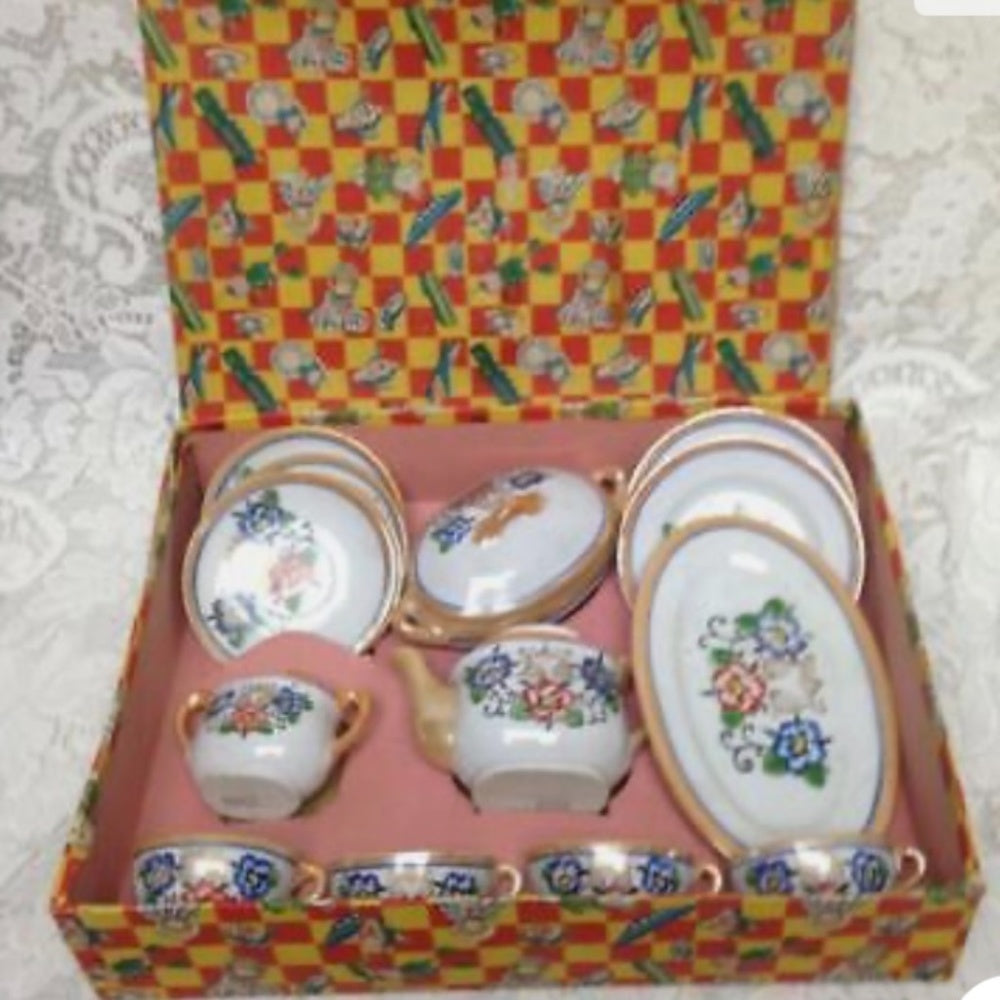 Vintage, Lusterware, 20pc Child's Tea Dinner Set for 4 with Orig. Box