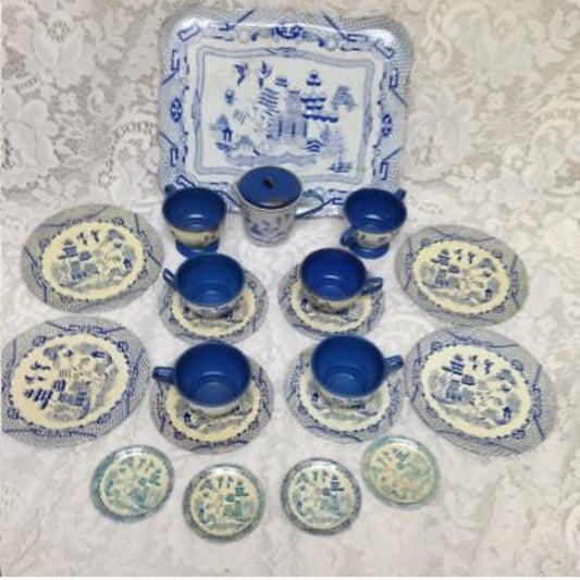 1950s, Ohio Art  Blue Willow 21-pc Child’s Tin Tea Set
