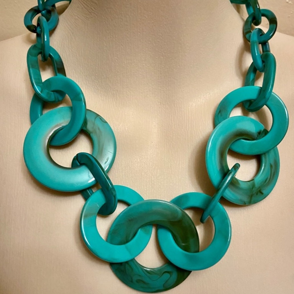 Stunning, Chunky Faux Turquoise 22in Necklace