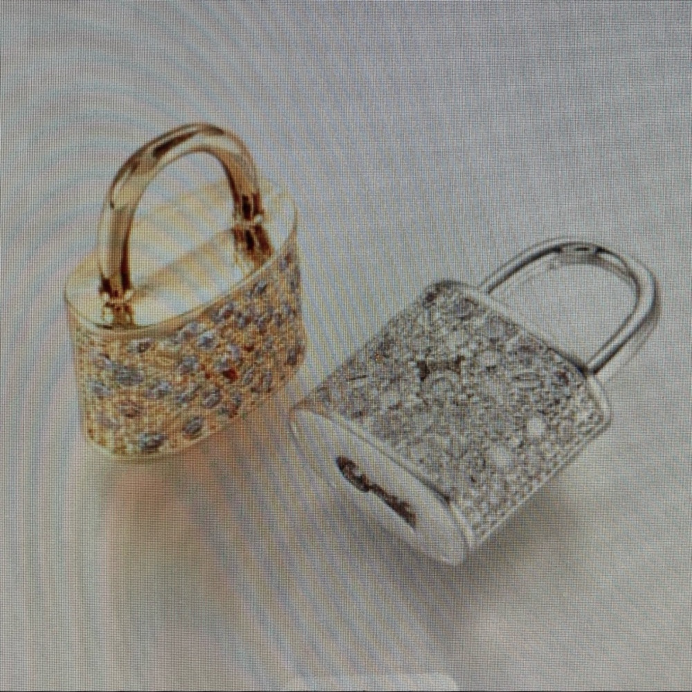 Gold Tone Elegant Padlock Charm with 18in Chain Necklace