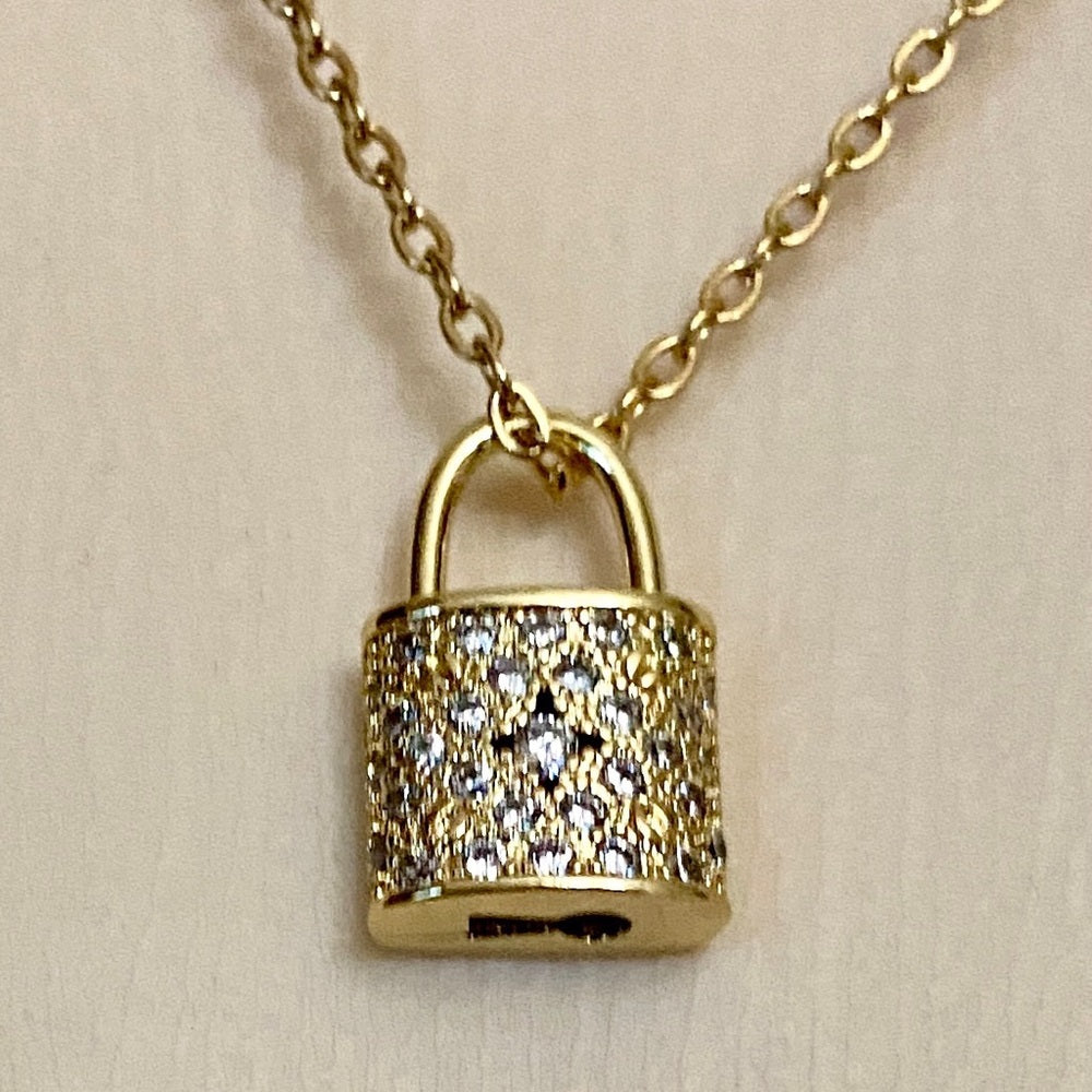 Gold Tone Elegant Padlock Charm with 18in Chain Necklace