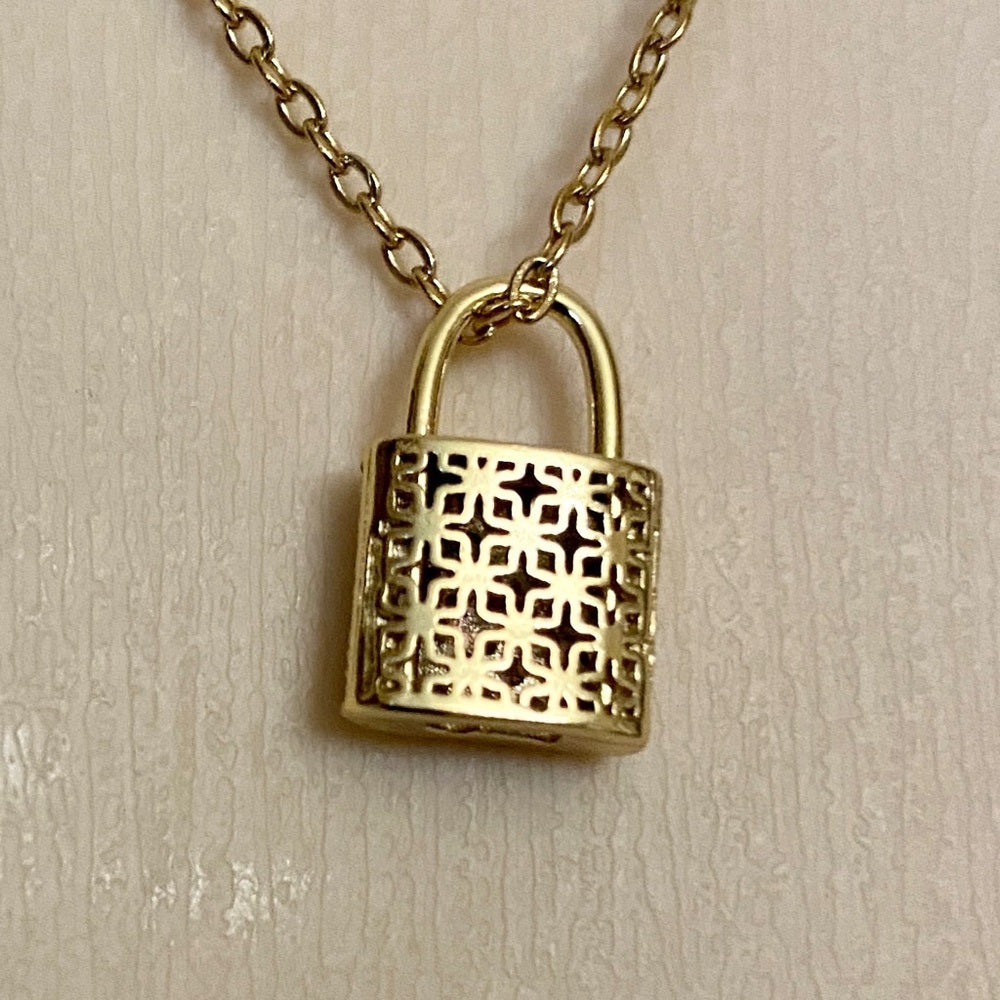 Gold Tone Elegant Padlock Charm with 18in Chain Necklace