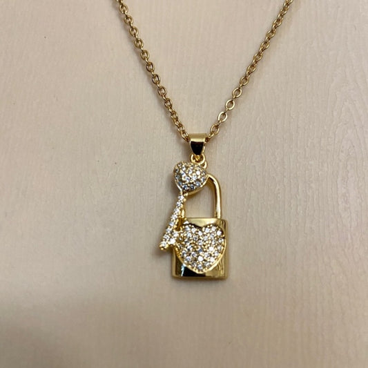 Elegant Gold Tone Elegant Padlock Charm with Key Chain Necklace