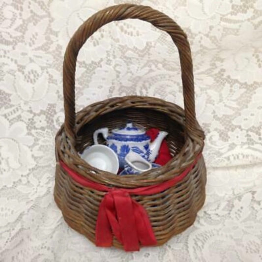 Vintage, Japan, Blue Willow, 12pc Child’s Tea Set for 3 in a Basket
