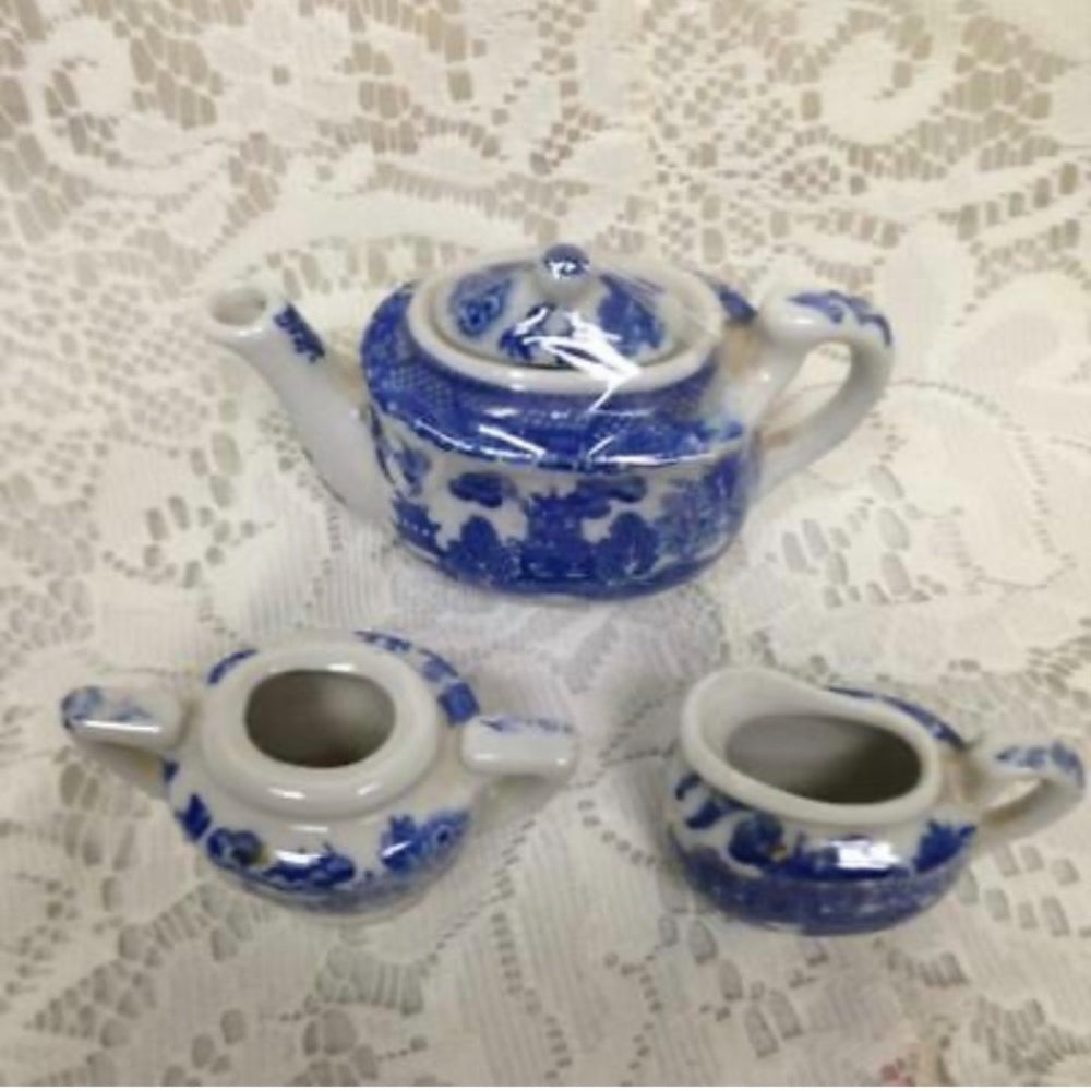 Vintage, Japan, Blue Willow, 12pc Child’s Tea Set for 3 in a Basket