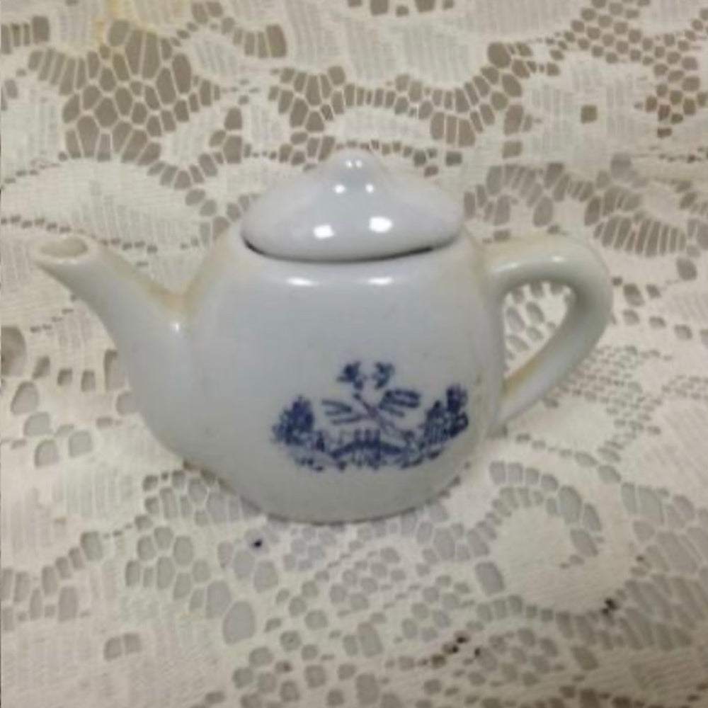 Vintage, Japan, Blue Willow, 8pc Child’s Tea Set -  White Wicker Hope Chest