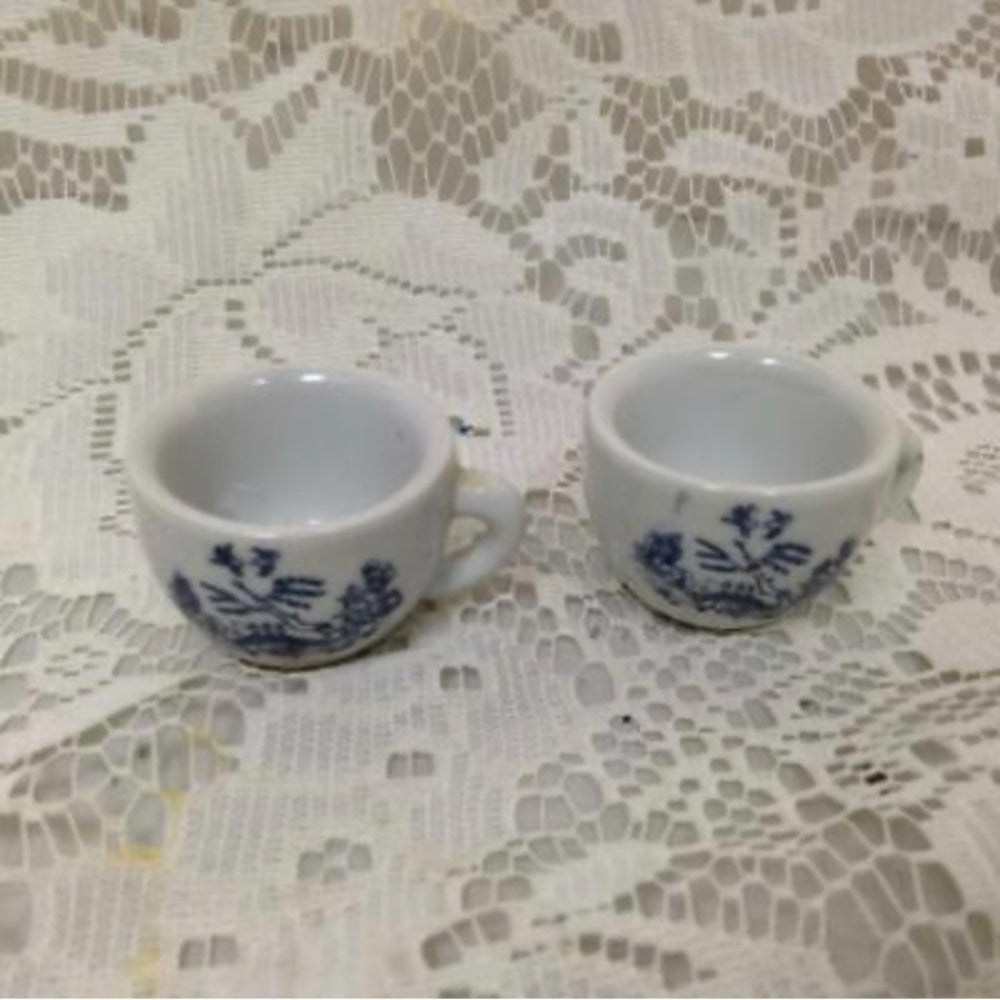 Vintage, Japan, Blue Willow, 8pc Child’s Tea Set -  White Wicker Hope Chest