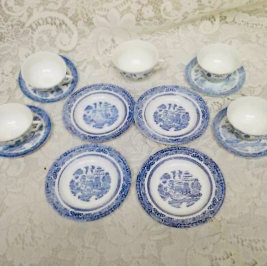 1950s 13-pc Ideal Blue Willow, Child’s Tea Set