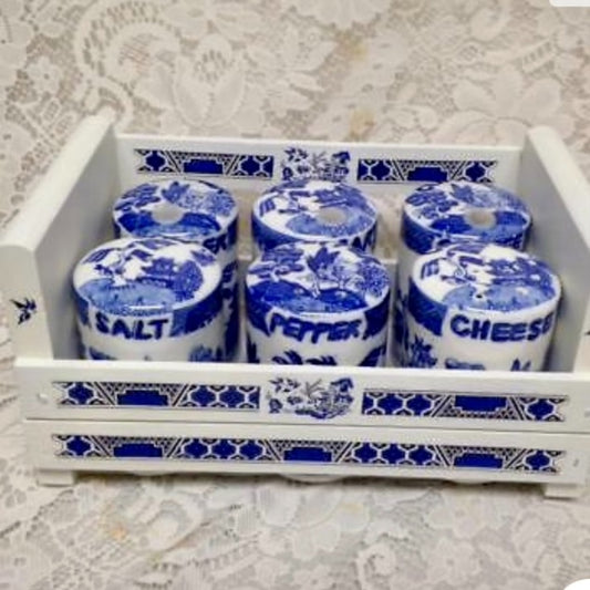 Vintage Rare 6-pc Blue Willow Round Shaker Set 4in x 3in each with Wooden Rack