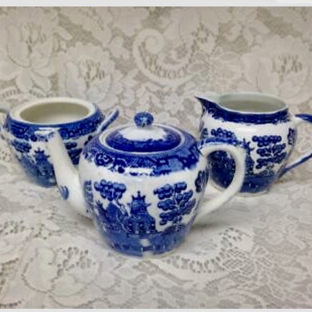 Antique Allerton Ltd., , England, 17pc Blue Willow Demitasse Tea Set