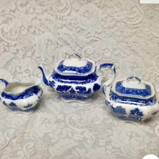 Vintage, Rare, 1911 Buffalo Pottery, 5-pc Blue Willow Tea Set