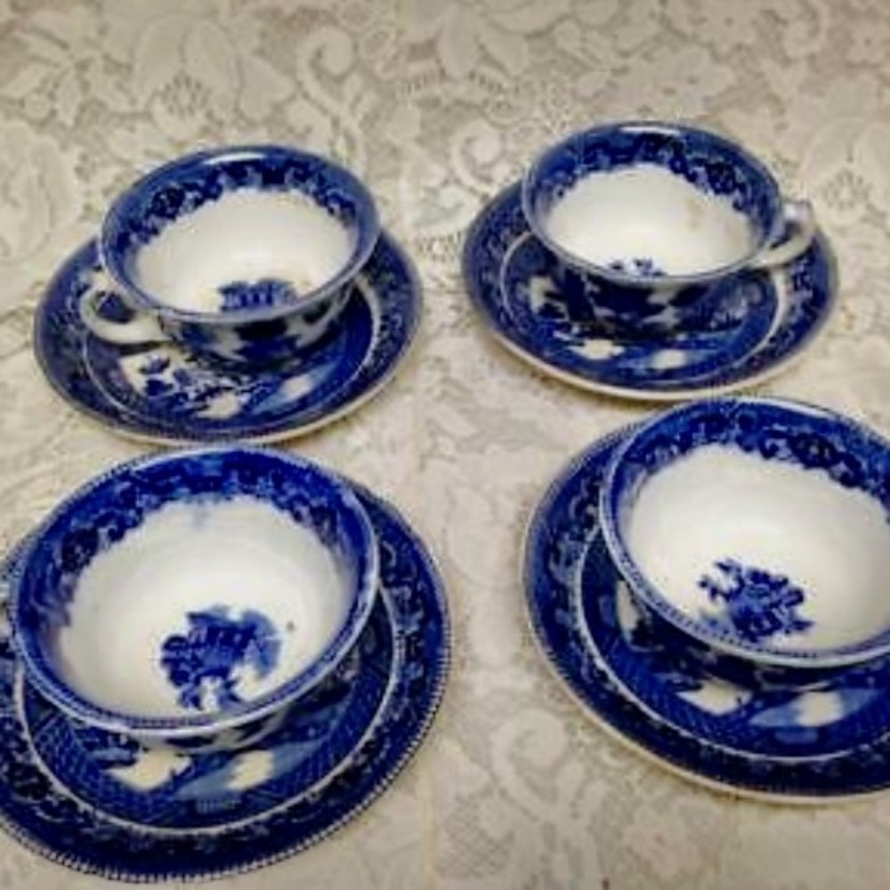 Vintage, Rare, Buffalo Pottery, 12-pc Blue Willow Snack-Dinner Set